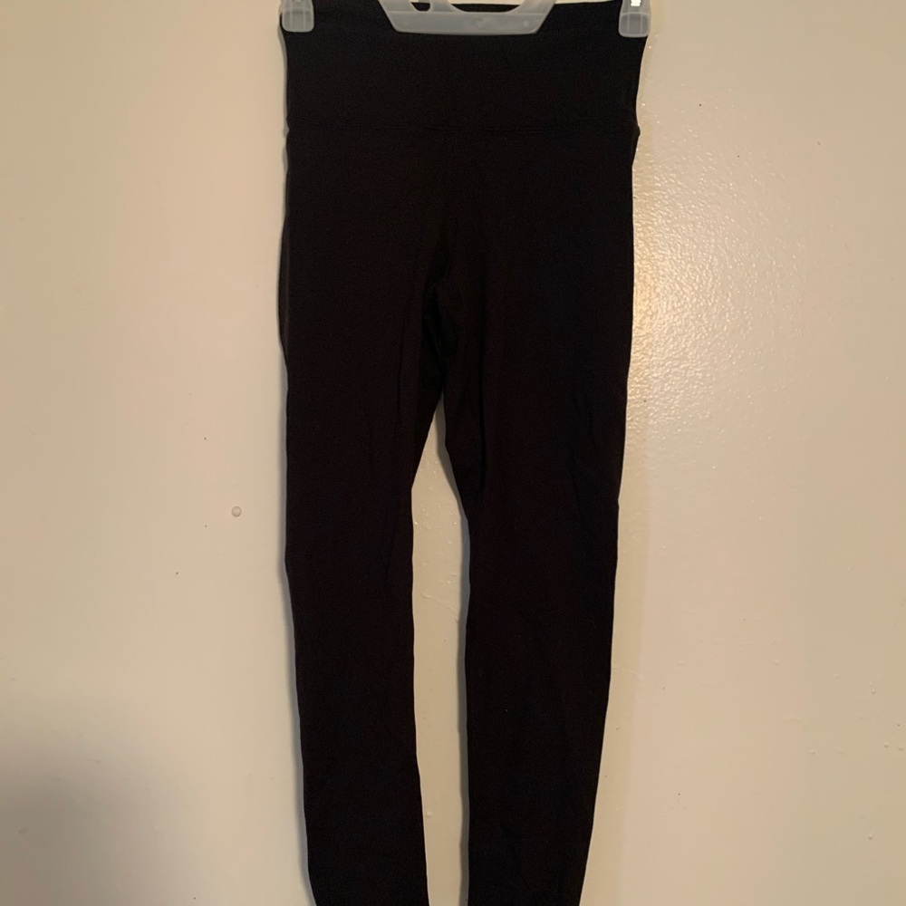 Black ECHT scrunch butt leggings